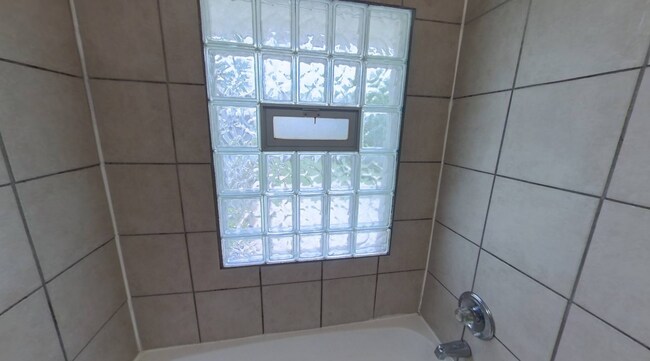 Building Photo - 129 E Tompkins St