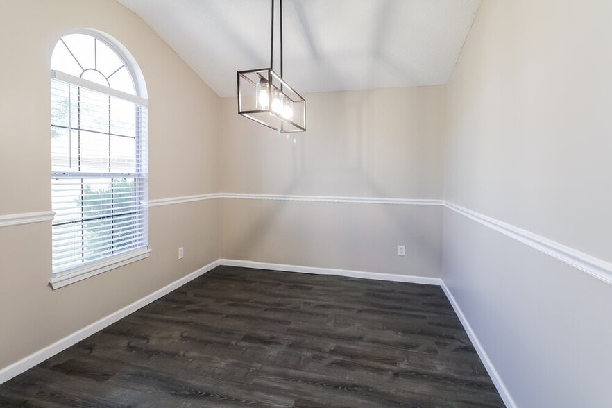 Building Photo - 493 Heron Nest Point