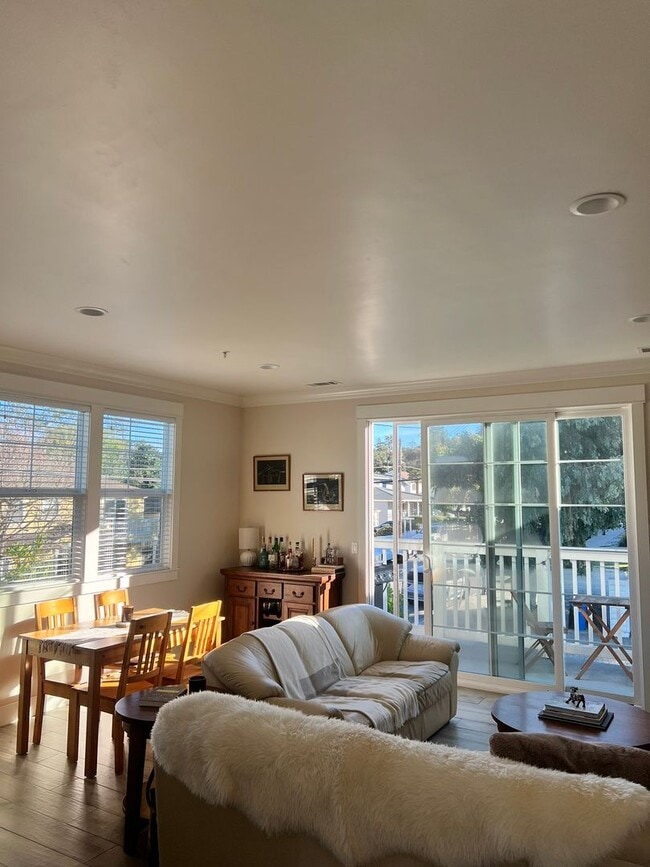 Building Photo - 399 Foothill Blvd