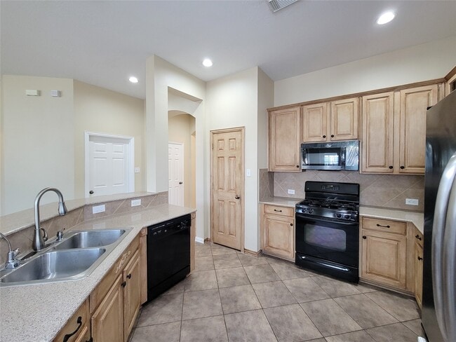 Building Photo - 14322 Darmera Ct