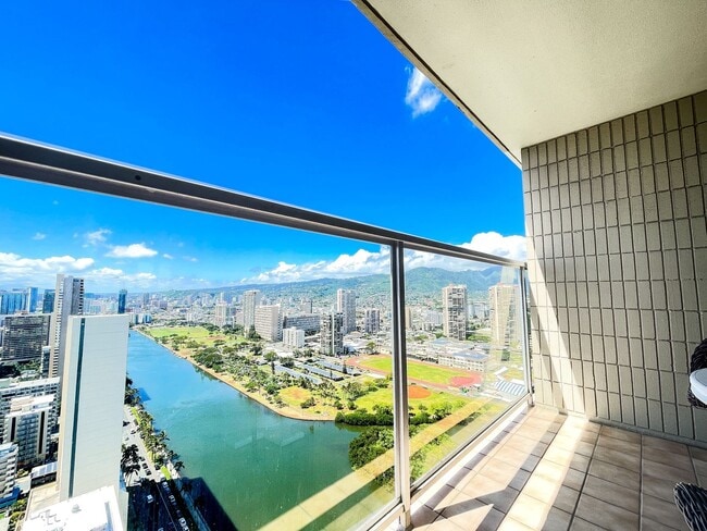 Building Photo - 445 Seaside Ave