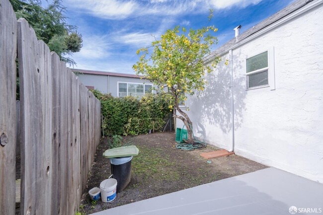 Building Photo - 6029 Macarthur Blvd