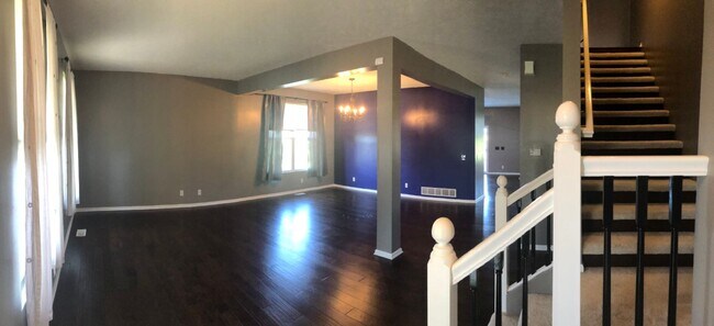 Building Photo - Home for rent in Bellevue!