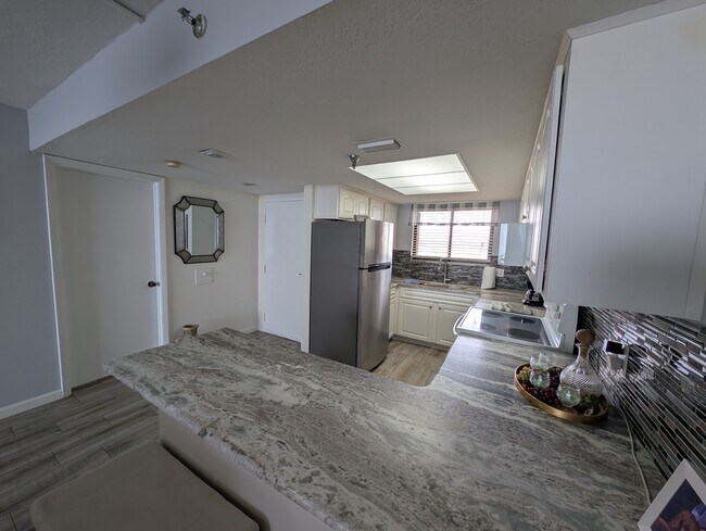 Building Photo - 6009 Sea Ranch Dr