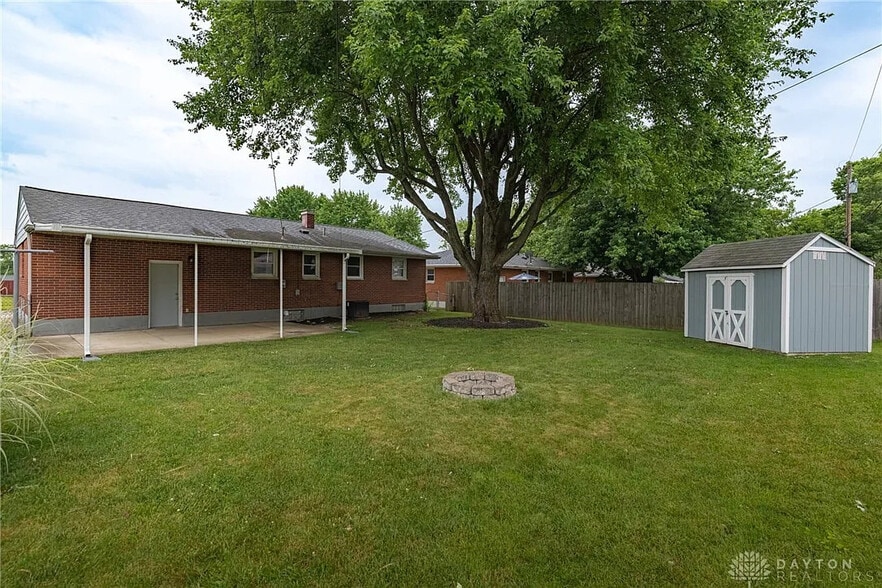 Building Photo - 4701 Tall Oaks Dr