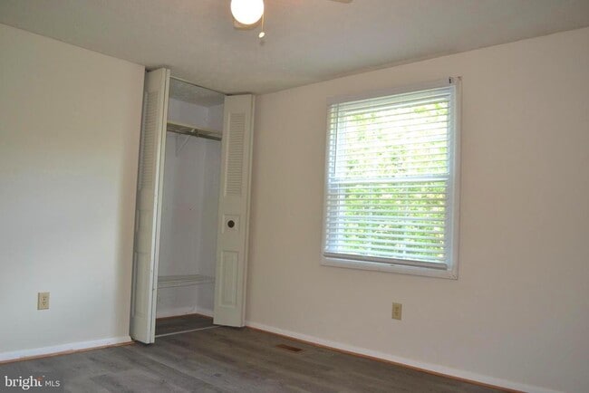 Building Photo - 16570 Sioux Ln