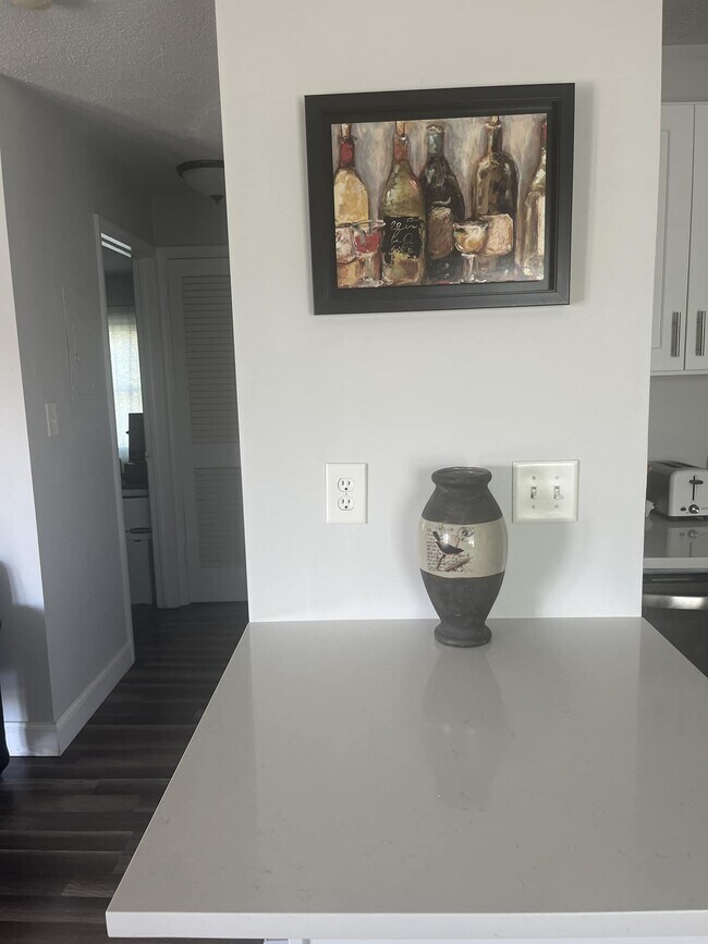 Building Photo - 5132 Beach Dr SE