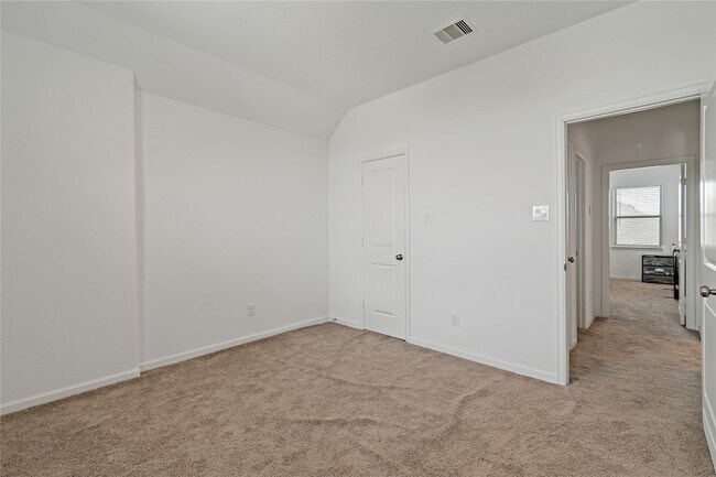 Building Photo - 14010 Hartford Heights Wy