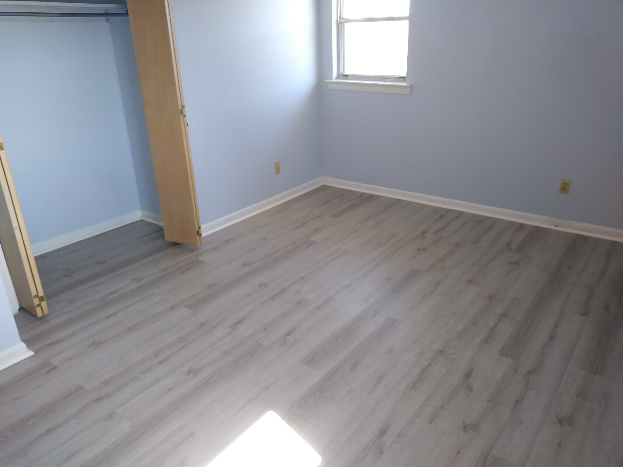 Building Photo - 2512 Sharron Dr