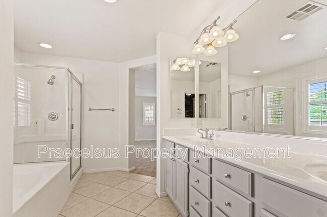 Building Photo - 421 Corte Calypso