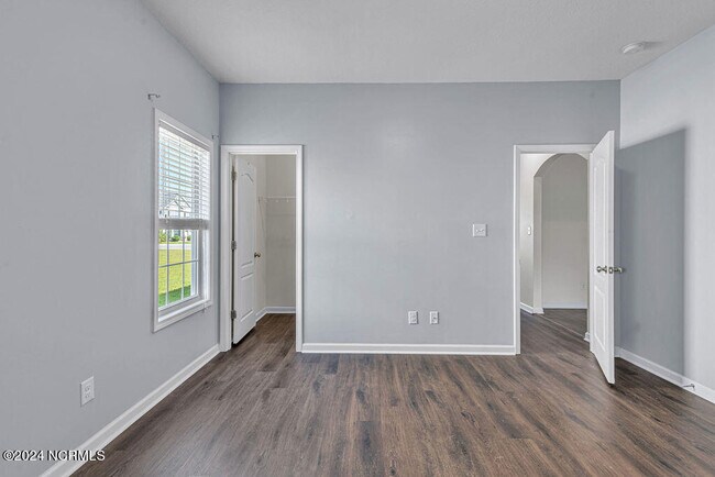 Building Photo - 402 Derrick Dr
