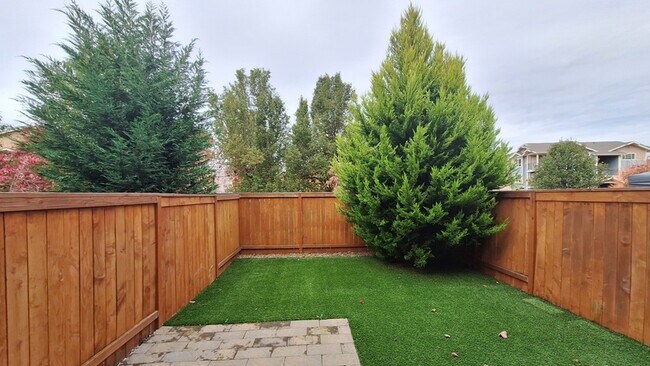 Building Photo - 11708 NE 23rd St