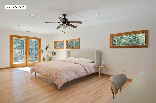 Building Photo - 563 Montauk Hwy