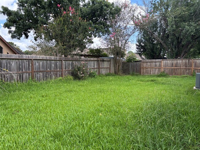 Building Photo - 2514 Radcliffe Dr