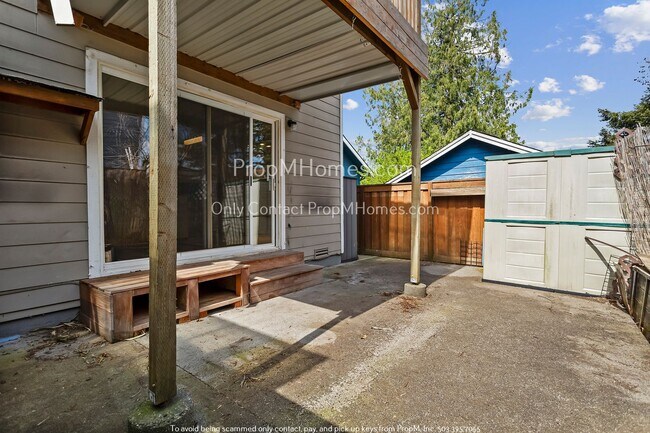 Building Photo - 121 Molalla Ave