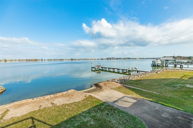 Building Photo - 7204 Avenue N 1/2 Rear