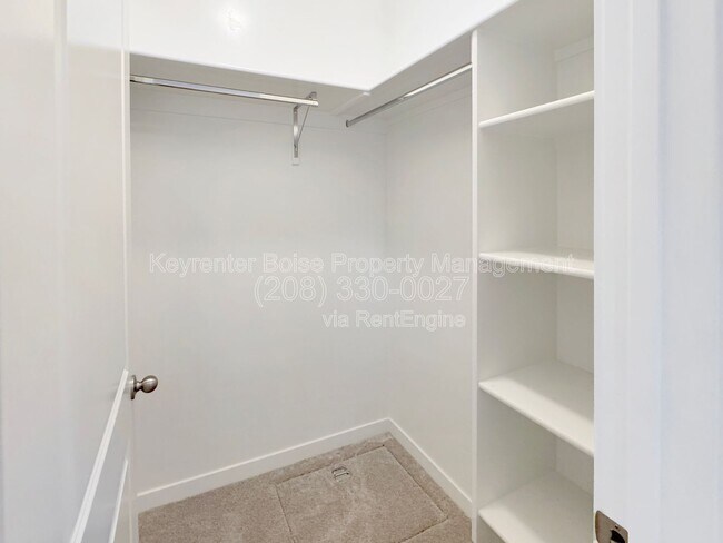 Building Photo - 2197 N Leatherwood Ave