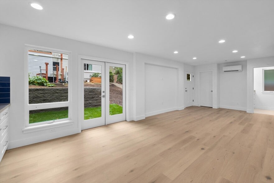 Building Photo - 14337 22nd Ave NE