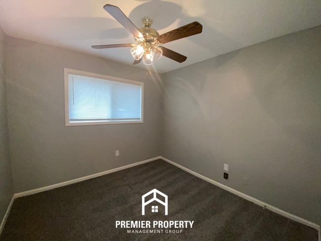 Building Photo - 4453 Kerwin Dr