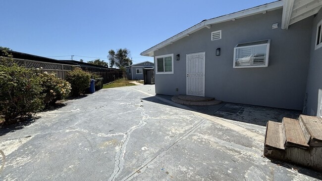Building Photo - 8096 Juniper Ave