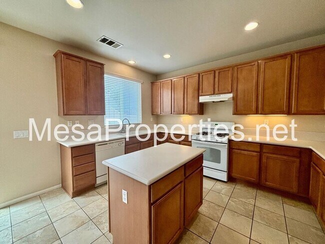 Building Photo - 16677 Desert Lily St