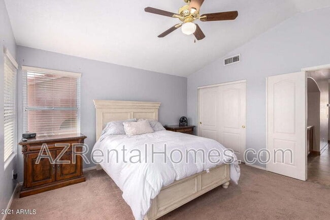 Building Photo - 3618 N Santiago Cir
