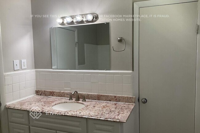 Building Photo - 3697 Glen Falls Dr