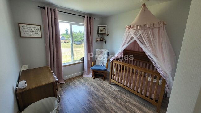 Building Photo - Stylish and Modern 3 BD | 2.5 BA Home - Mo...