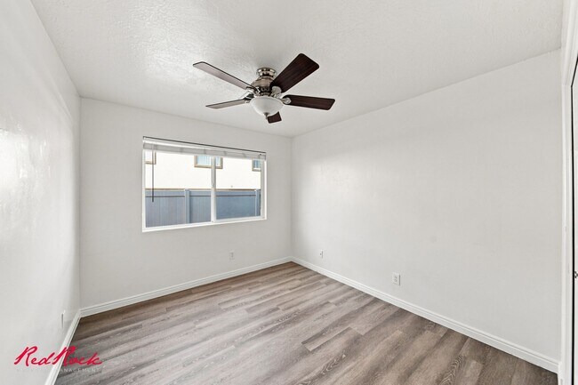 Building Photo - 1301 W Indian Hls