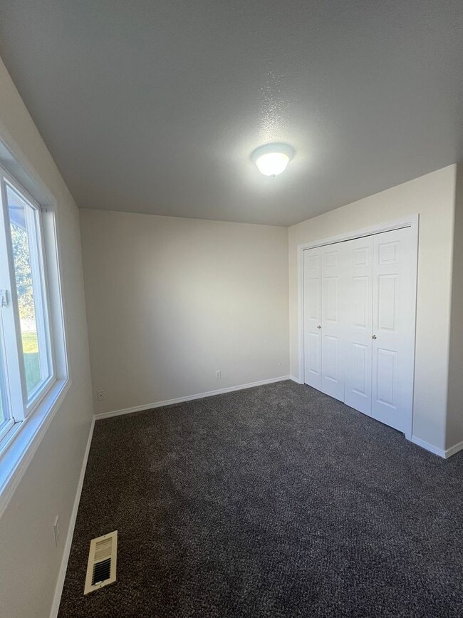 Building Photo - 3 bedroom 2 bath in a beautiful, spacious Meridian Neighborhood!