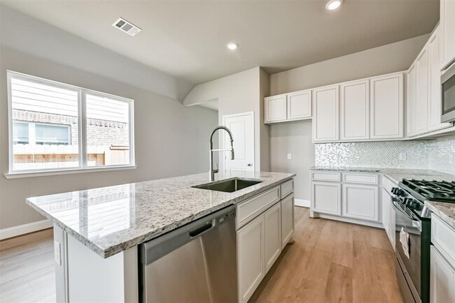 Building Photo - 745 Lake Lacosta Dr