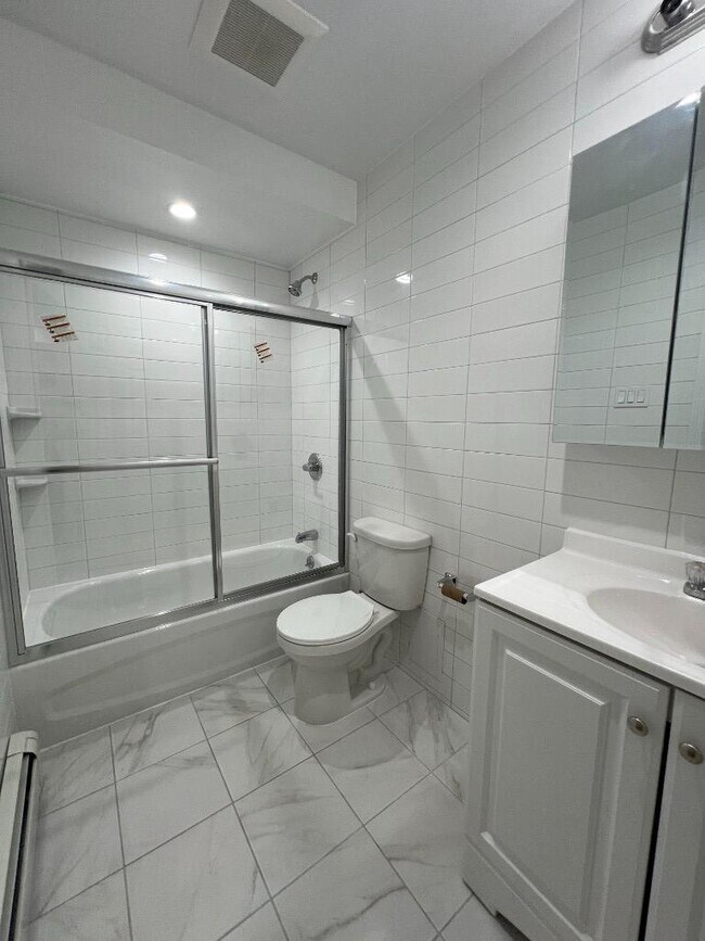 Building Photo - 1 bedroom in WOODSIDE NY 11377