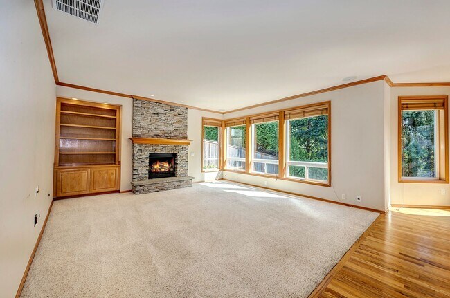 Building Photo - 4 bed 3 bath plus bonus room in Bothell