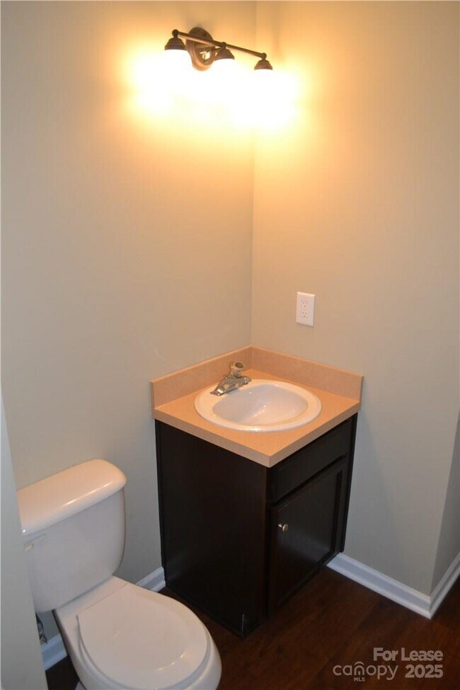 Building Photo - 2919 Archdale Dr