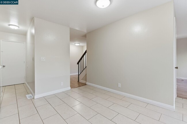 Building Photo - 209 Valley Oak Plaza