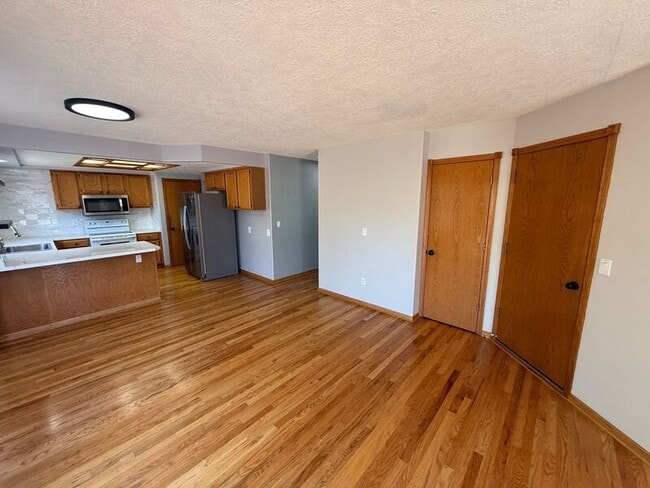 Building Photo - 757 Sphinx Ct NE