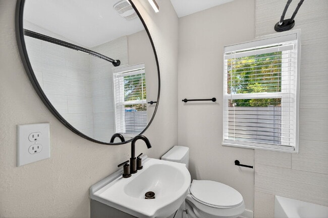 Building Photo - Fully Renovated 3 bedroom St. Pete Home | ...