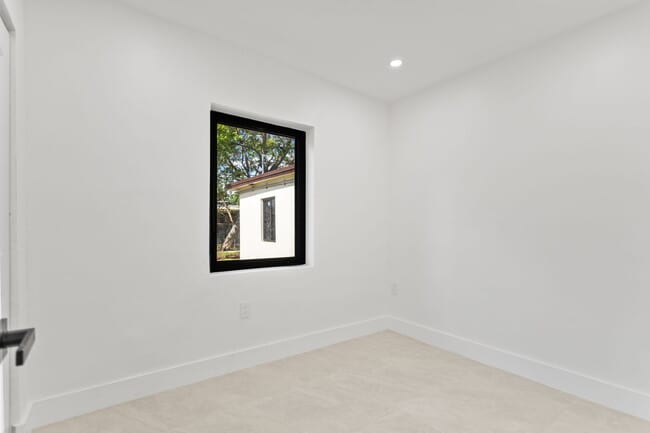 Building Photo - 15920 NW 17th Ave