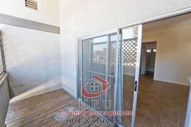 Building Photo - 4701 Beechwood St