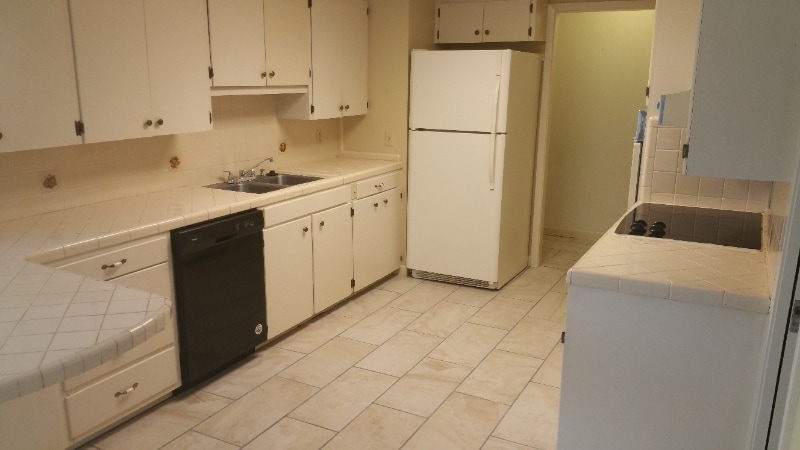 Building Photo - 620 Nelson Dr