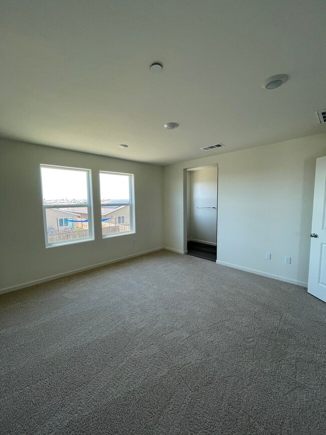 Building Photo - Beautiful New Home – Ready for Immediate M...
