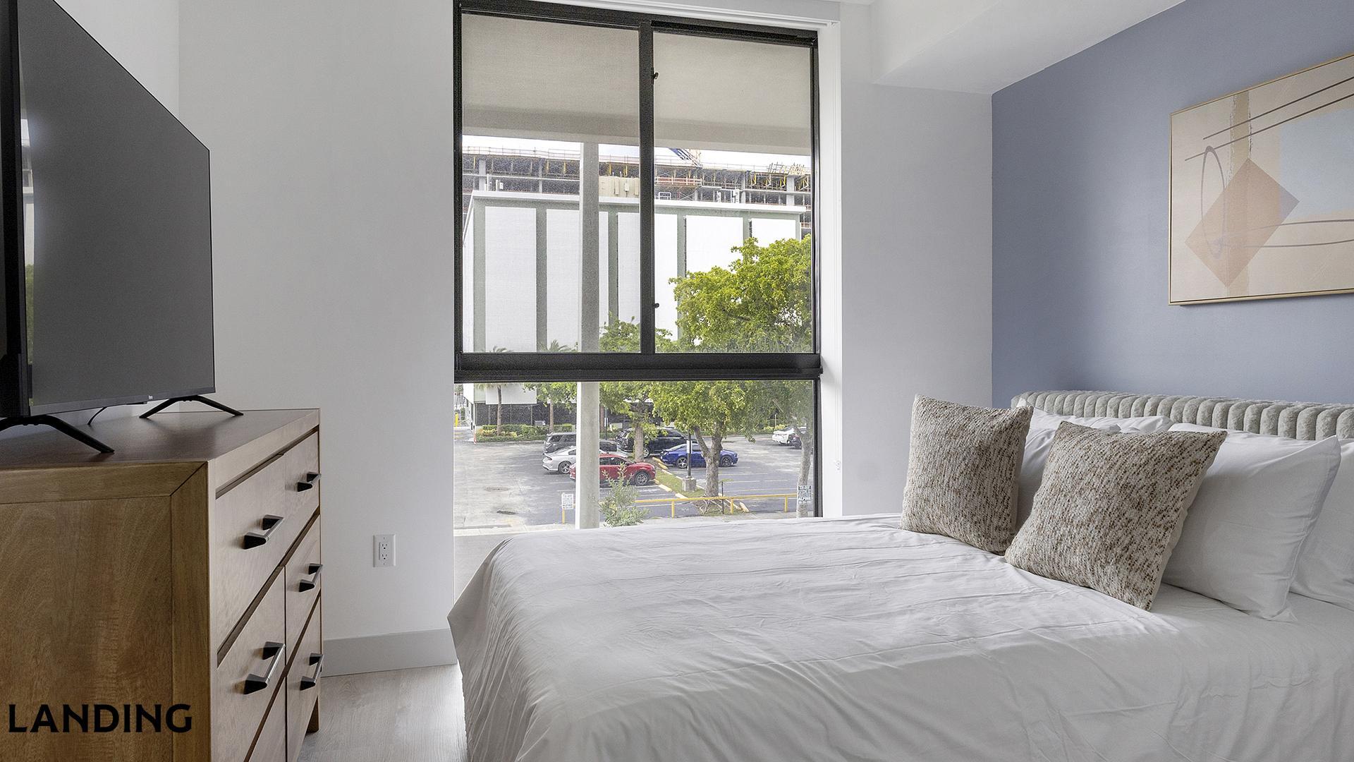 Building Photo - 1155 NE 126th St