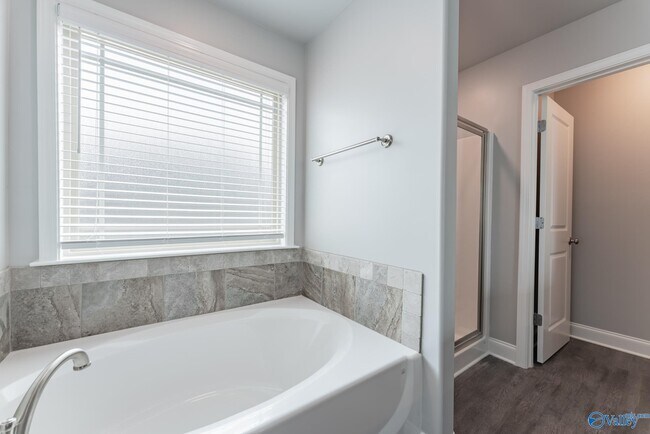 Building Photo - 119 Beaver Brook Pl