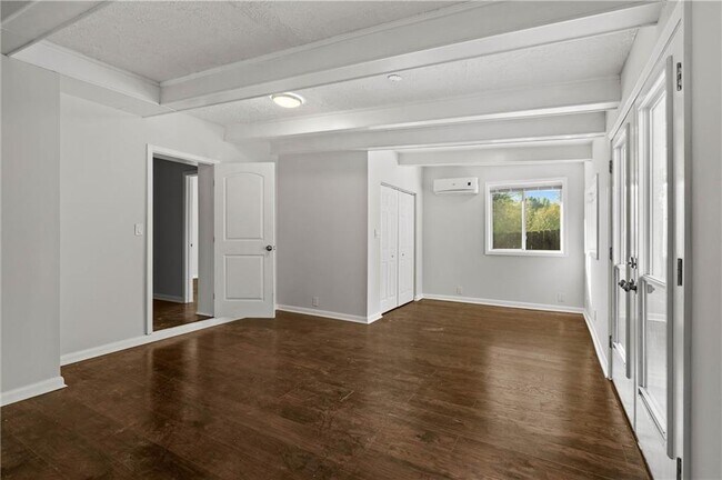 Building Photo - 2634 Birch St