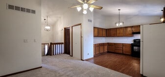 Building Photo - 403 Sycamore Ave