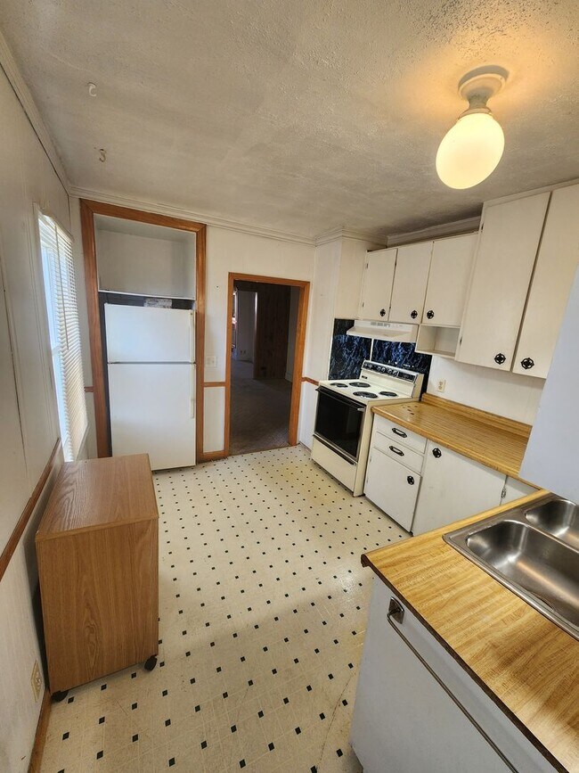 Building Photo - 207 7th Ave