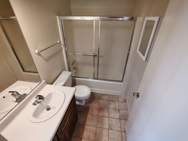 Building Photo - 1313 Floyd Ave