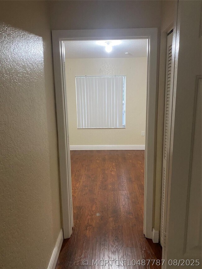 Building Photo - 6300 Landings Way