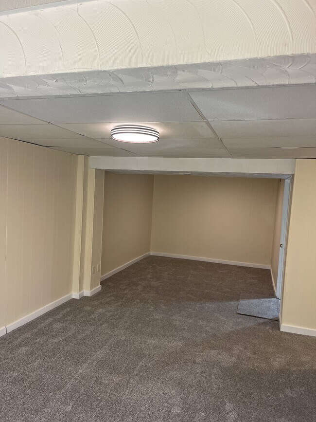 Building Photo - 406 Laredo Rd