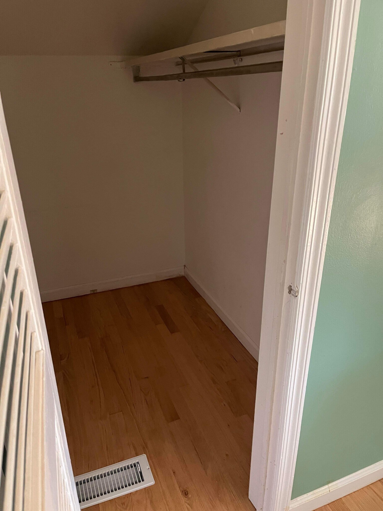 Building Photo - 1036C Margate Ct